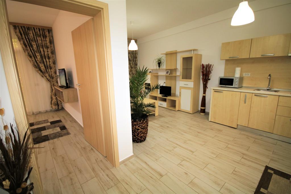 Aby Sunrise Hotel Orsova Exterior photo