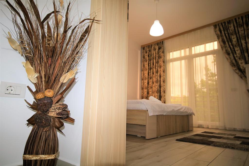 Aby Sunrise Hotel Orsova Exterior photo