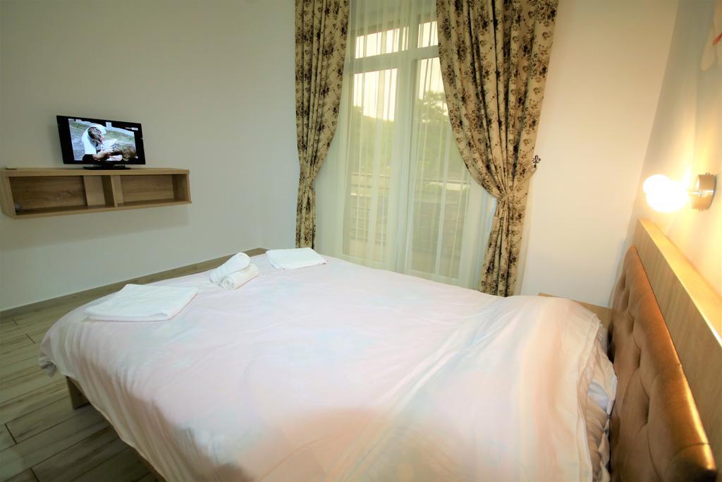 Aby Sunrise Hotel Orsova Exterior photo