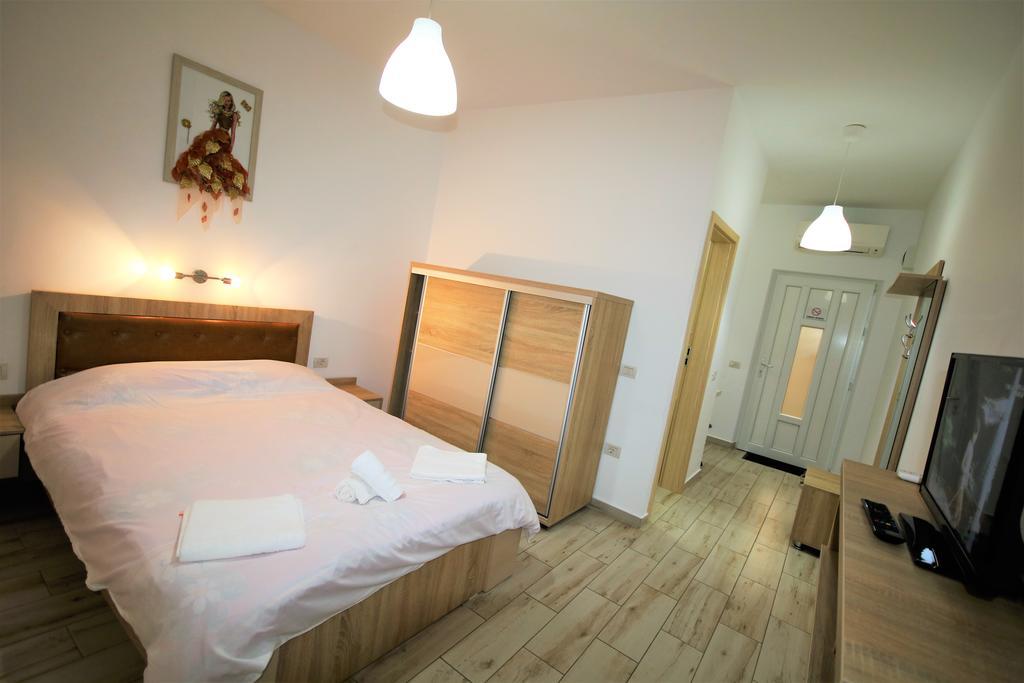 Aby Sunrise Hotel Orsova Exterior photo