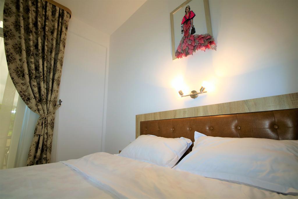 Aby Sunrise Hotel Orsova Exterior photo