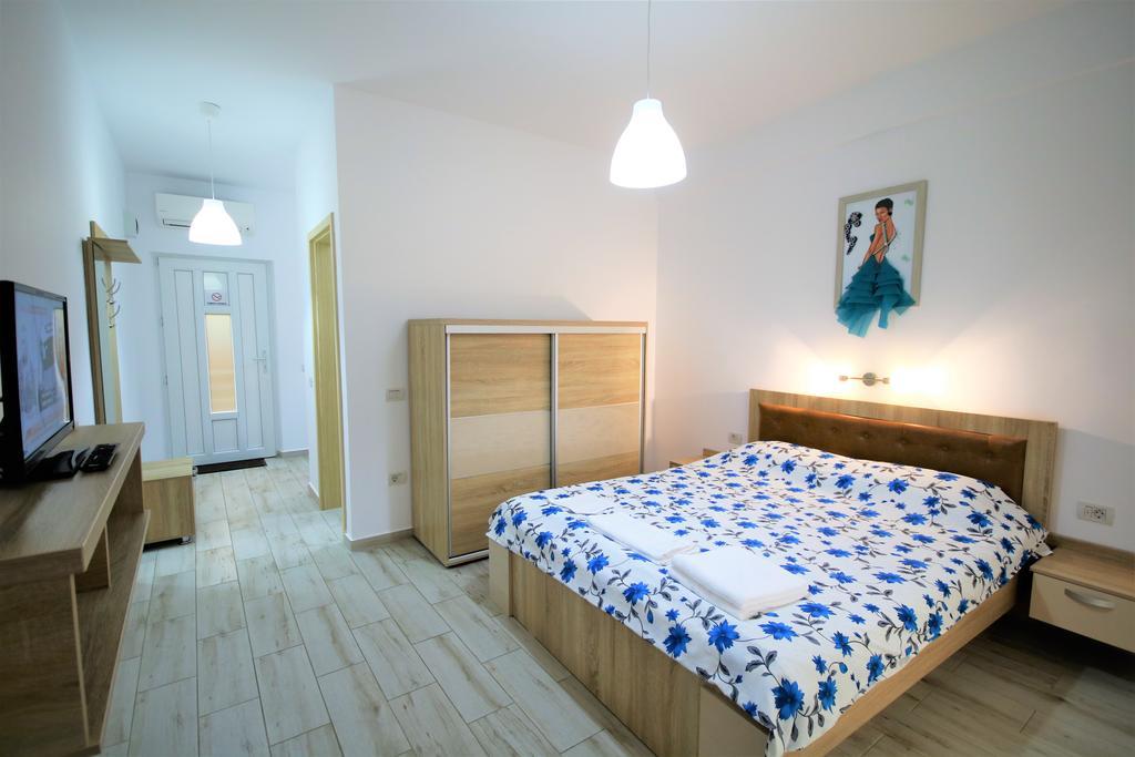Aby Sunrise Hotel Orsova Exterior photo